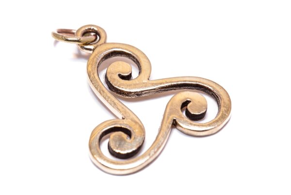 Schmuck Anh&auml;nger DALY 2.7 cm Keltische Triskele Bronze